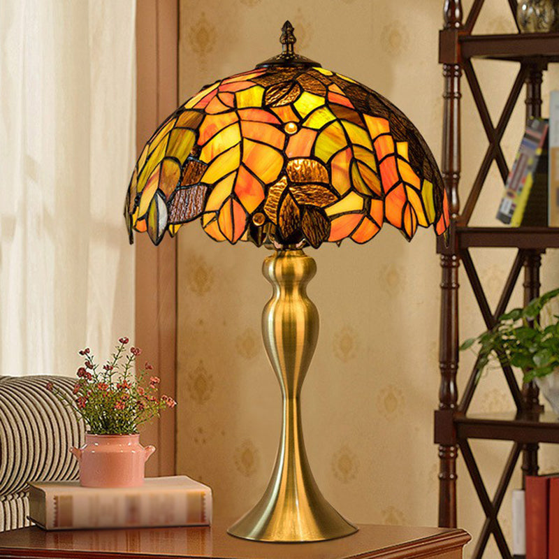 Luce notturna a motivi di uva Light 1-Bulb Tiffany Glass lampada da tavolo tradizionale per camera da letto