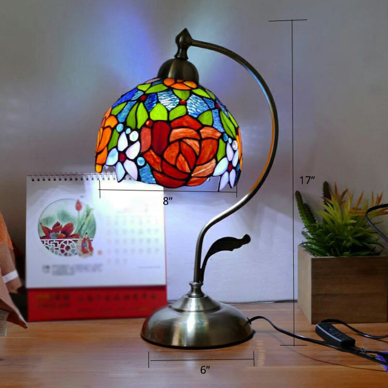 Lampada da tavolo a coccole Tiffany 1 comodino in metallo con tonalità in vetro tagliato a mano