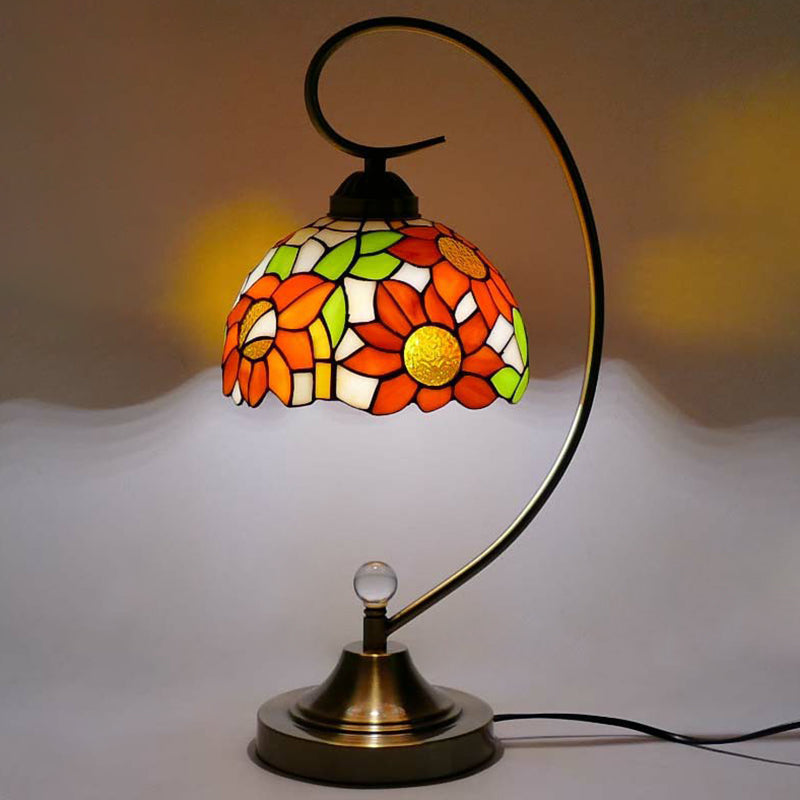 Lampada da tavolo a coccole Tiffany 1 comodino in metallo con tonalità in vetro tagliato a mano