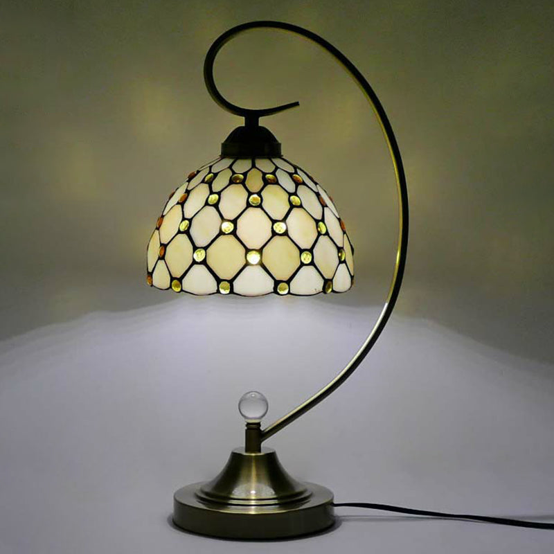 Lampada da tavolo a coccole Tiffany 1 comodino in metallo con tonalità in vetro tagliato a mano