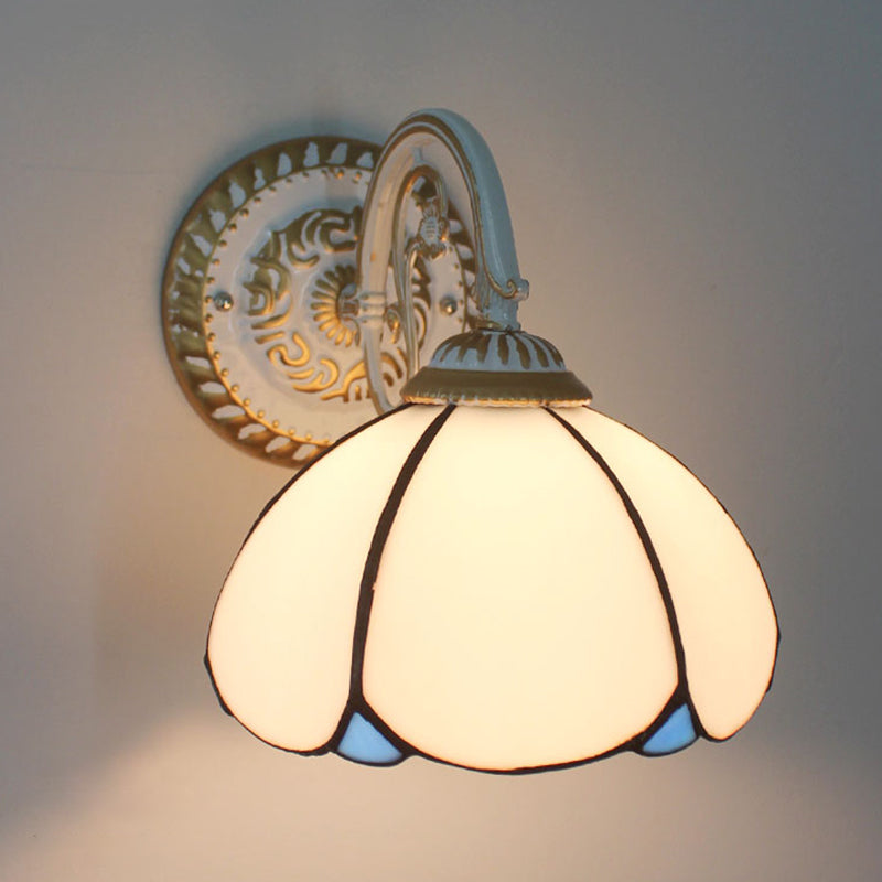 1-Head Scalloped Wall Light Tiffany Style Handcrafted Glass Wall Sconce for Living Room