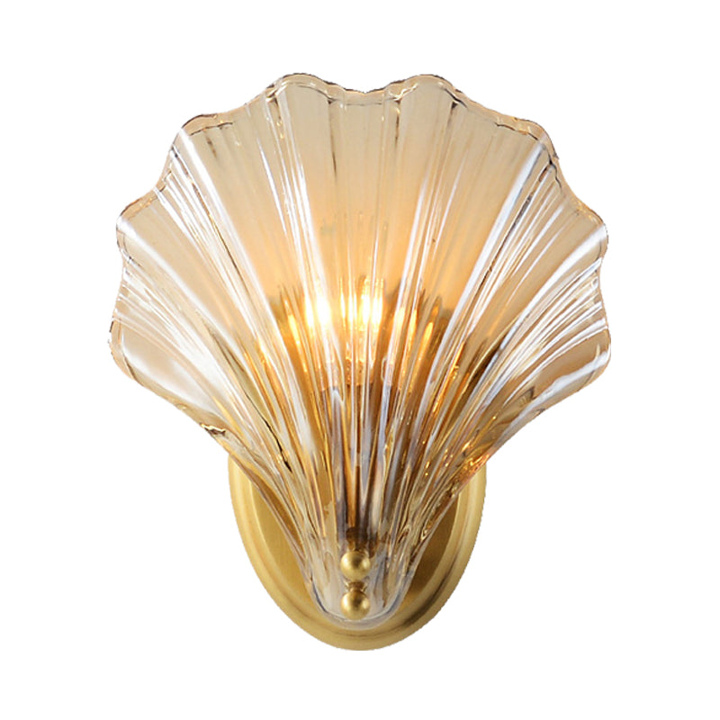 Traditional Scalloped Wall Mount Lighting Clear Glass 1 Head Wall Mounted Lamp in Brass