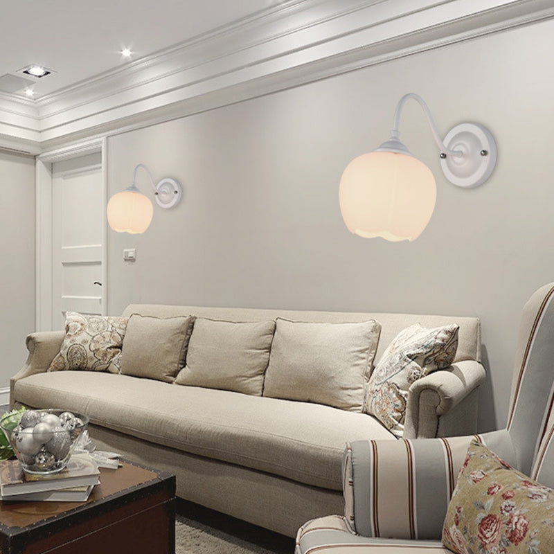 1-Licht-Blütenknospen Wandleuchte Lampe Land weiße Glaswandbeleuchtung mit Schwanenhalsarm