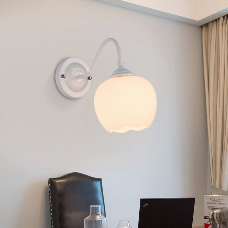 1-Licht-Blütenknospen Wandleuchte Lampe Land weiße Glaswandbeleuchtung mit Schwanenhalsarm