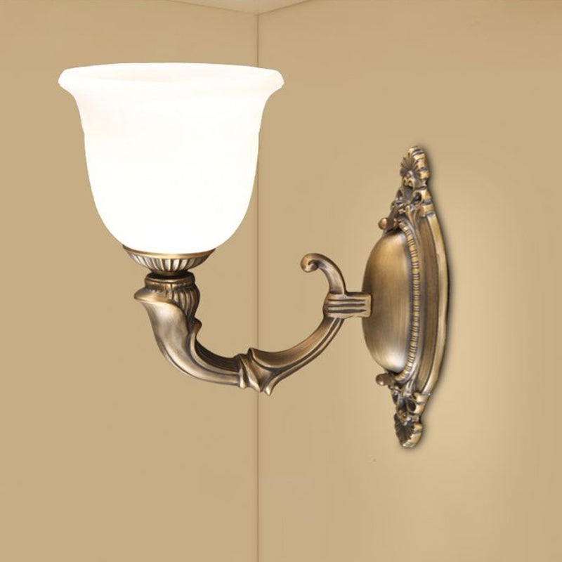 Retro Bell Wall Mounted Lamp 1-Bulb Ivory Glass SCONCE LIMMUTER IN BRONSE VOOR AISLE