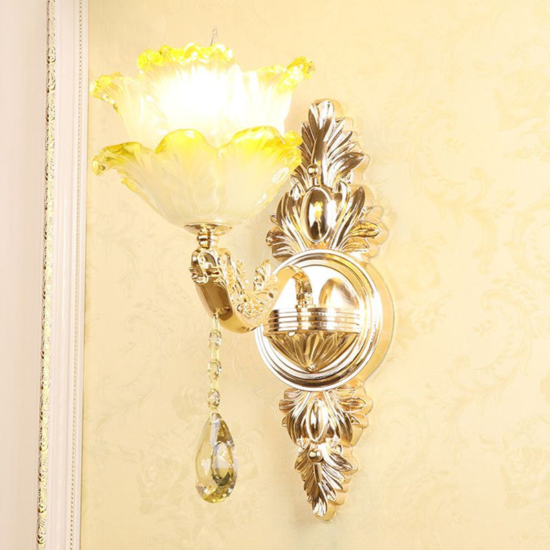 Faux Candle Shading Lighting Accesorio de lámpara de pared de metal tradicional con sombra y caída de cristal