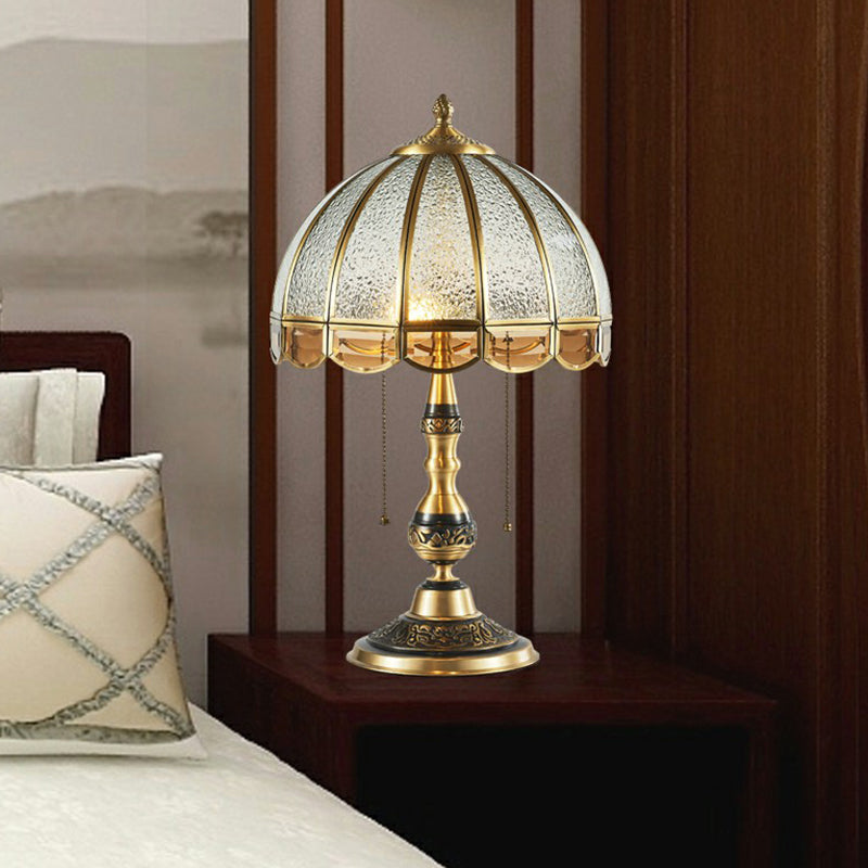 Lampe de nuit de nuit en verre opaque festonée