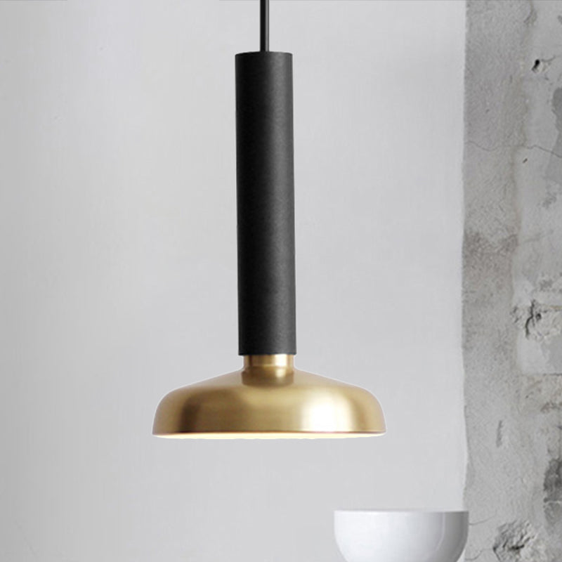 Lampe suspendue à la teinte à dôme avec une tige de cylindre noir / blanc en métal moderne en métal simple chambre suspension suspension