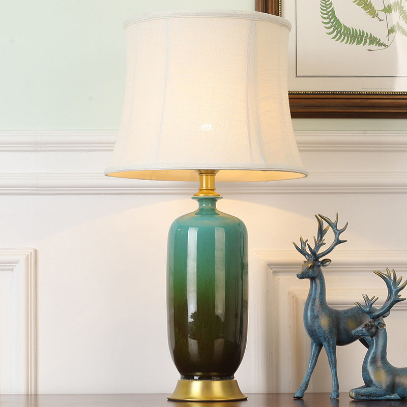 Lampada da tavolo bianca affusolata Lampada da comodino in tessuto minimalista a 1 testa con base in ceramica Ombre