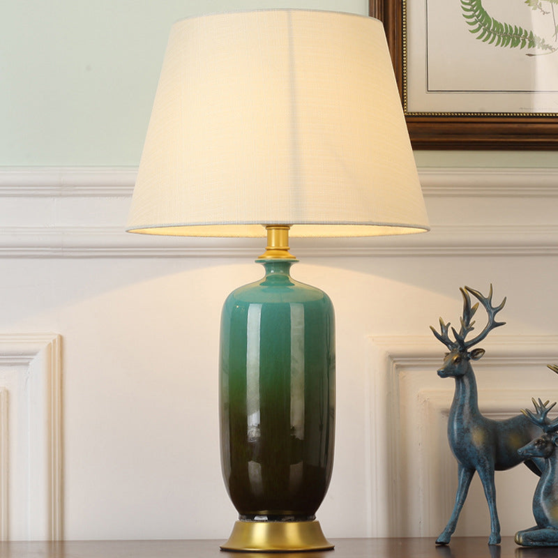 Lampada da tavolo bianca affusolata Lampada da comodino in tessuto minimalista a 1 testa con base in ceramica Ombre
