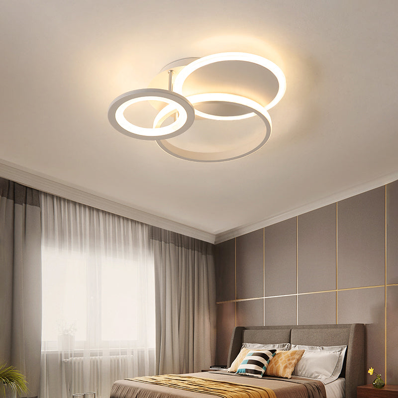 Witte halo -ringvormige spoelmontage Minimalistisch LED Acryl -plafondlicht voor slaapkamer