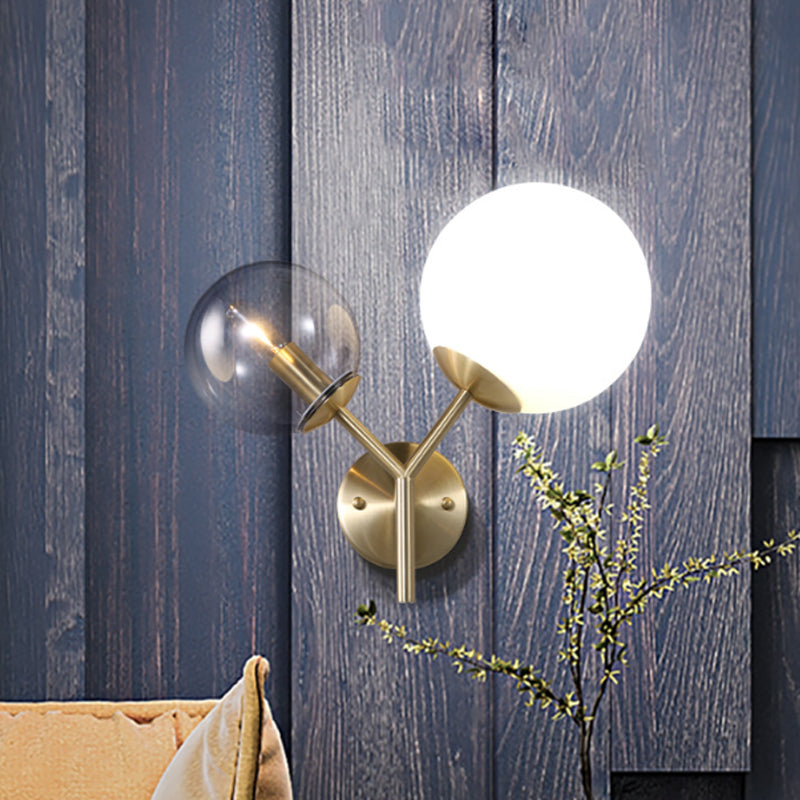 Moderne 2 lichten wandlamp met rook en witte glazen schaduw Gold Globe SCONCE LIMMUTER