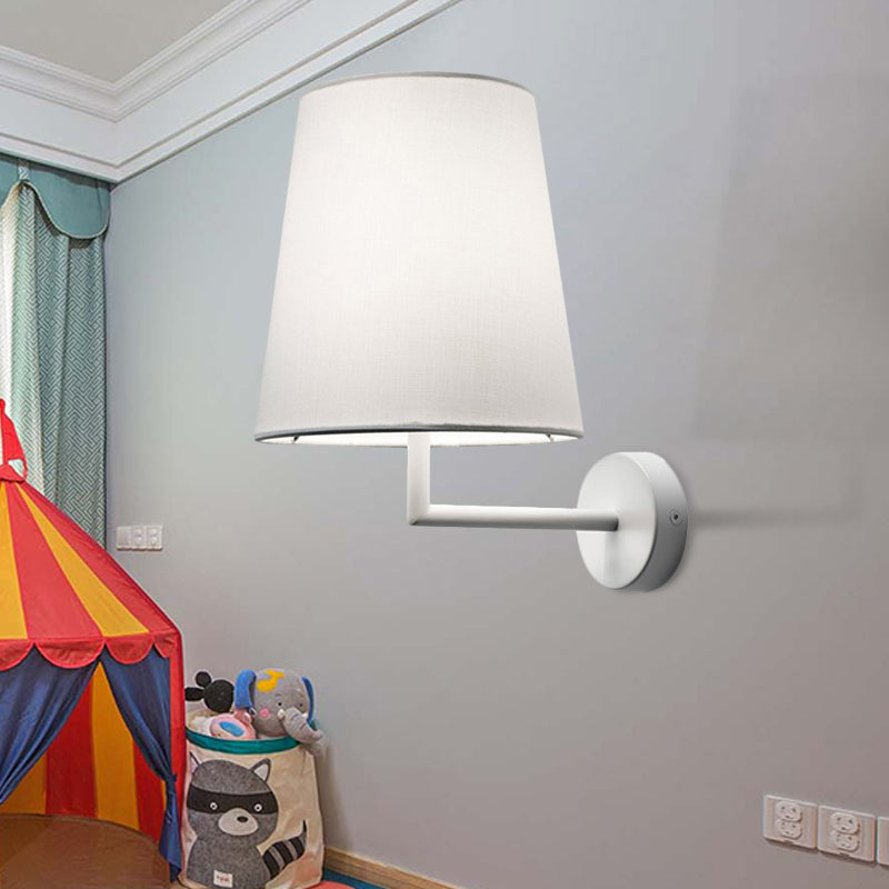 LED -Kegelwand montierte Beleuchtung Modernismus Stoff Leuchten in Schwarz/Weiß für Wohnzimmer