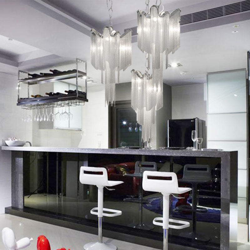 Aluminiumkette Quasten Kronleuchter moderne stilvolle 4 Licht silberne Deckenleuchte