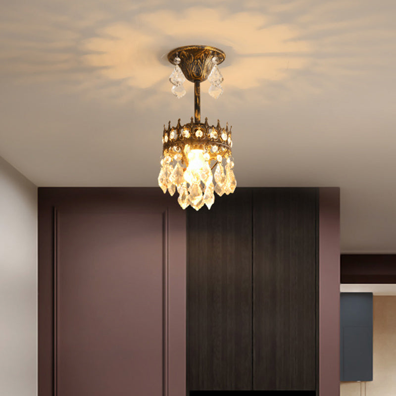 Lucile a sospensione a forma di corona vintage Apparecchiatura a soffitto in metallo a bulbo singolo con gocce di cristallo affusolato