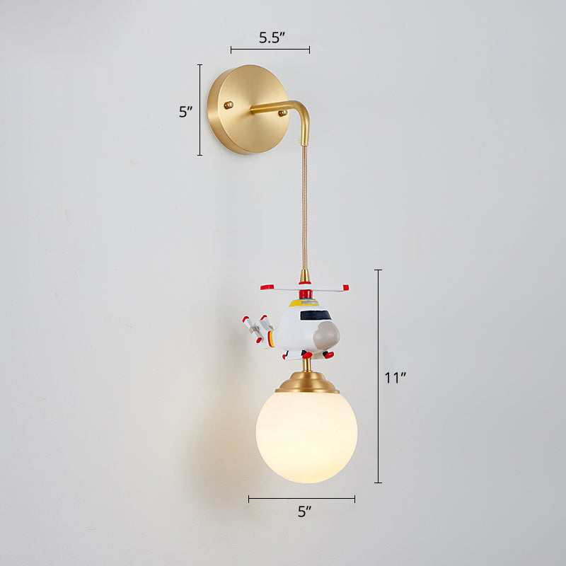 Mur à balle en verre de lait suspendu postmoderne 1-bulbe lampe murale en or avec hélicoptère déco