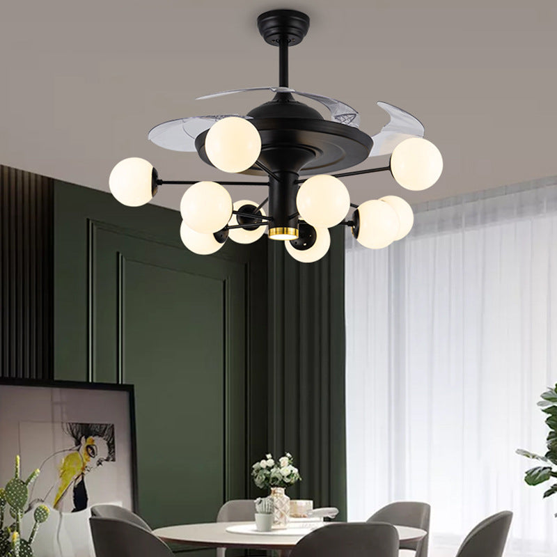 Kugelhaltige Lüfterleuchte minimalistische Cremeglas Black Semi Flush Mount mit 4 Klingen und Fernbedienung