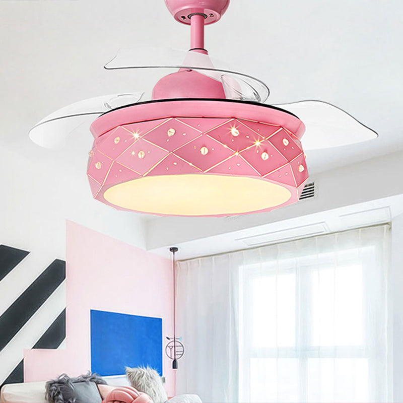 42 "W ausgehader Hanging Lüfterlampe Makkaron Metall Schlafzimmer LED Semi Flush Light mit 3-Blatt- und Fernbedienung, Frequenzumwandlung