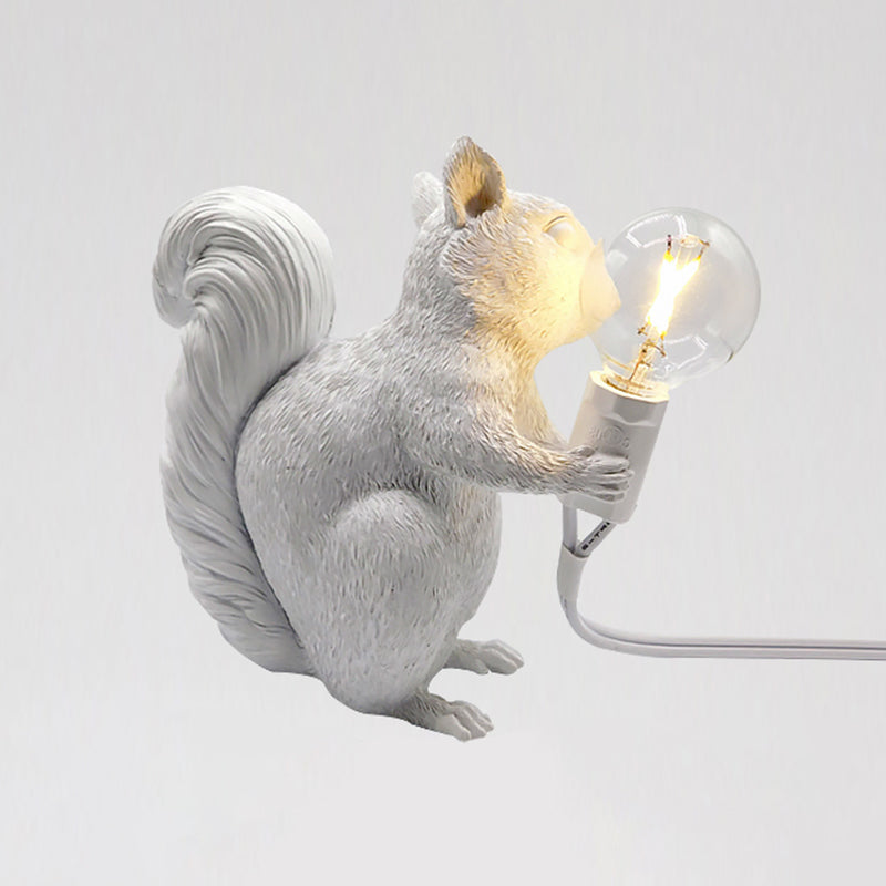Squirrel artistico Squirrel Light Light Table Resin Lampada per bambini a bulbo singolo