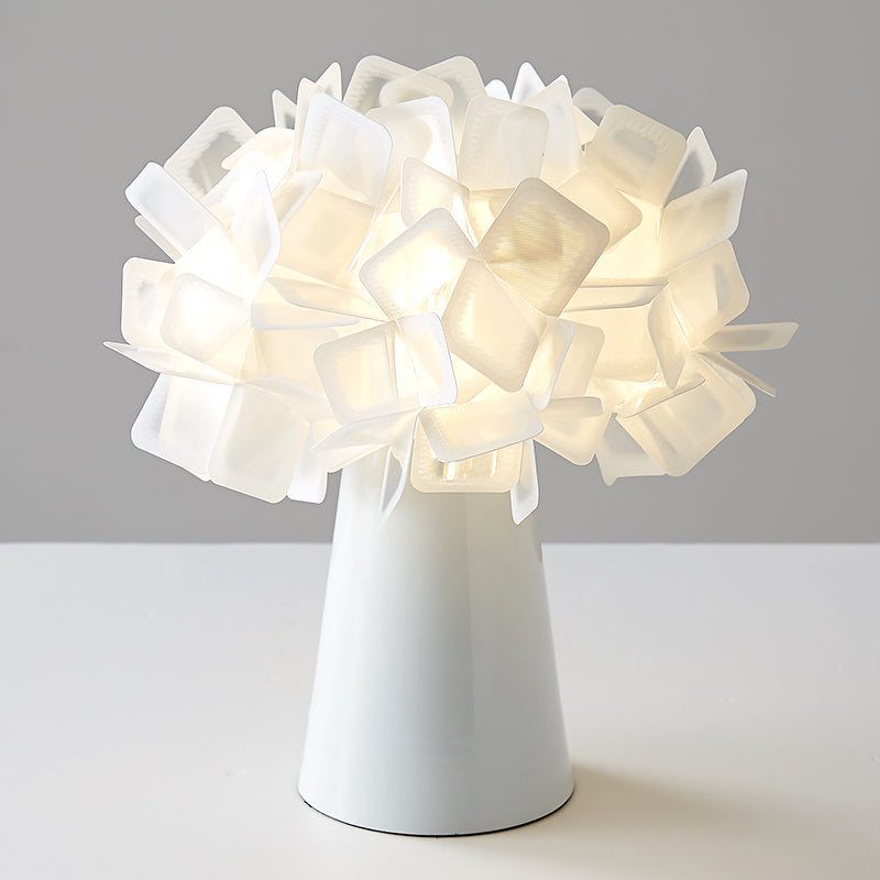 Lampada notturna in metallo di fiori origami Lampada decorativa Accento Luce per soggiorno