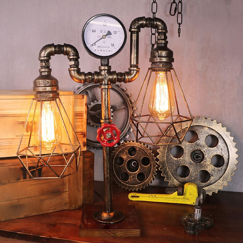 Mesa de bronce de metal con tubo de agua ligera creativa de estilo steampunk lámpara de noche de estilo steampunk