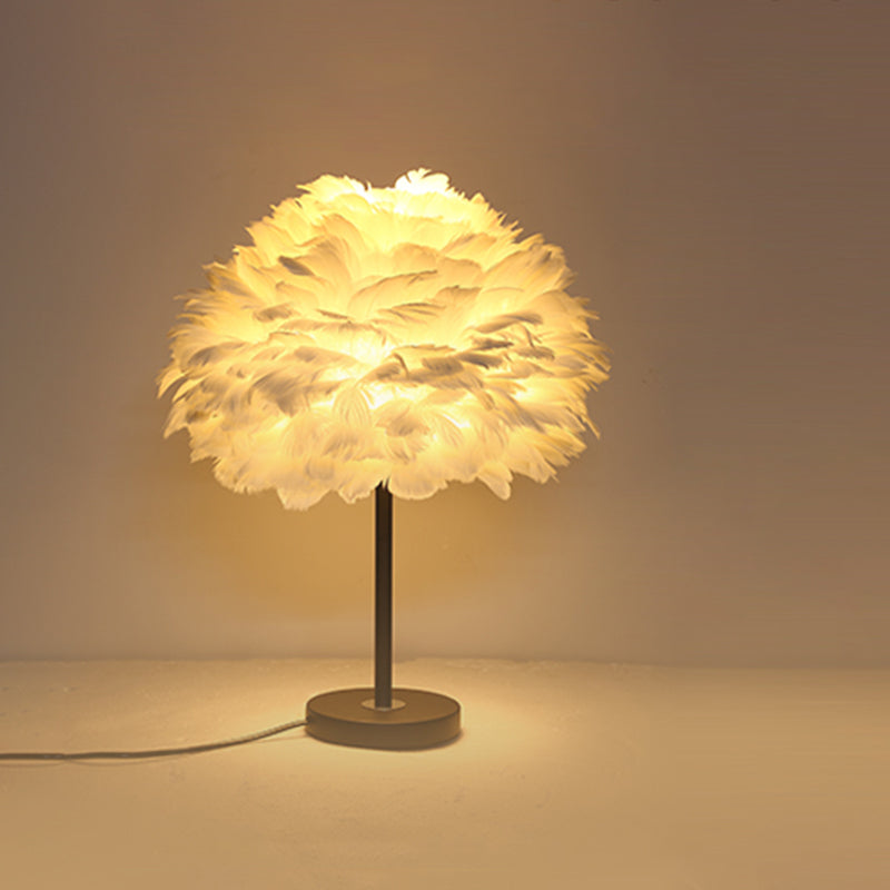 Lampada da tavolo Feather Flower Blossom Lampada da notte contemporanea a lampadina singola per camera da letto