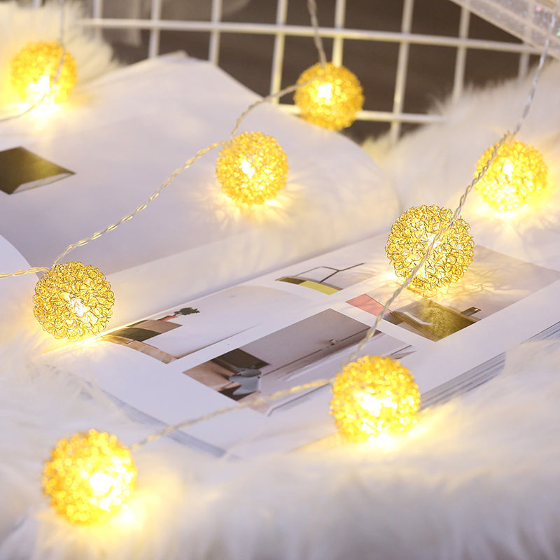 Globe Battery String Light Contemporary Girls Bedroom LED Fairy Lighting in Gold