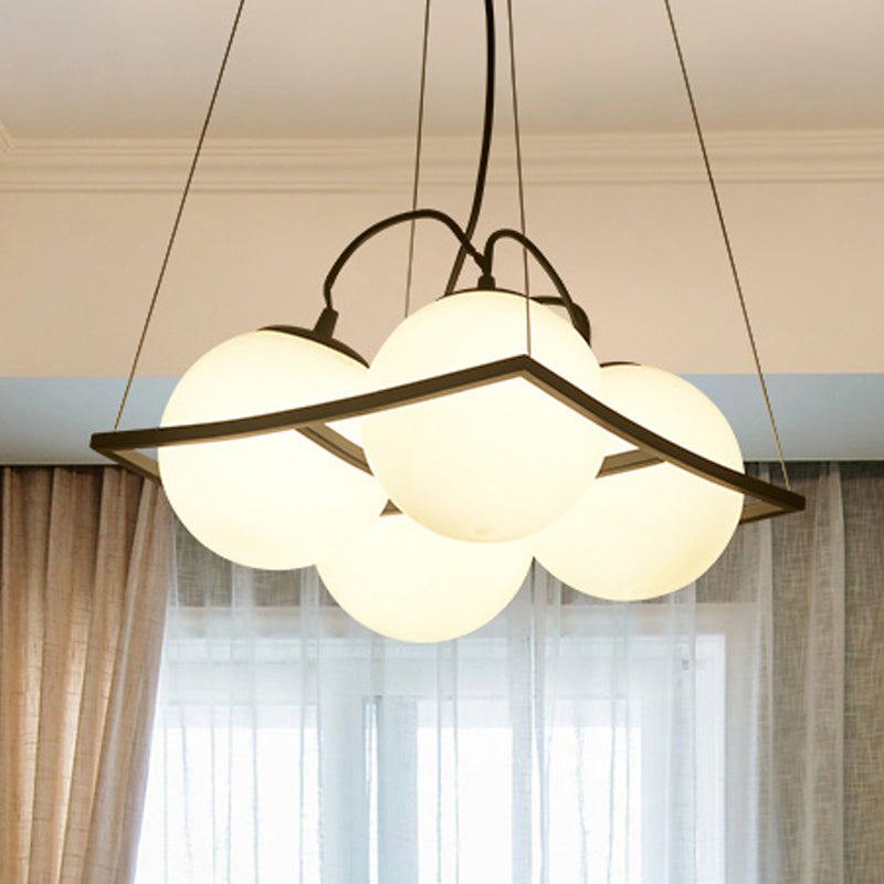 Globe Living Room Plafond lustre en verre givré traditionnel 4/9 lumières blanches Aménagement suspendu
avec cadre carré