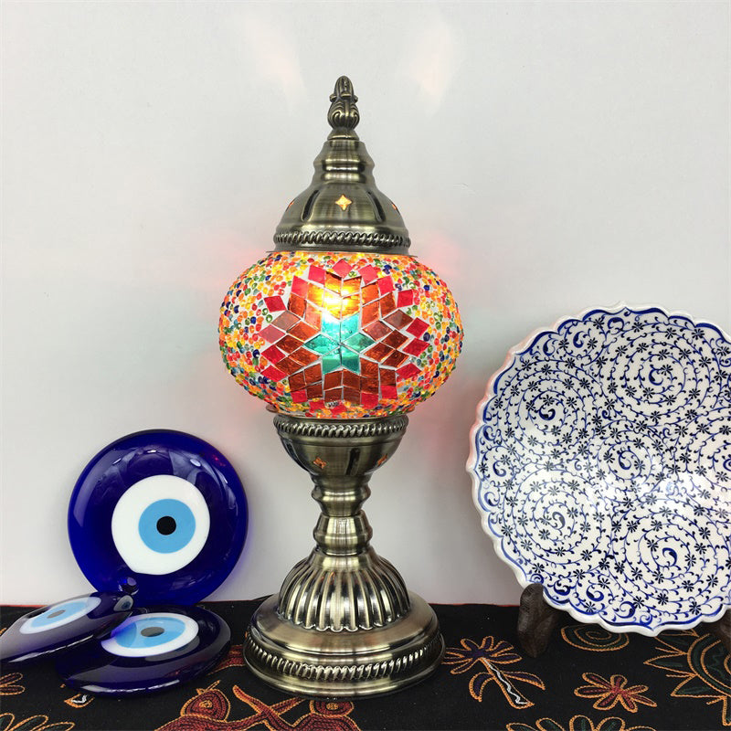 1 Glühbirnenkaffeehaus Tisch leichte traditionelle Messingschisch -Lampe mit Ball Rot/Blau/See Blue Glass Schatten