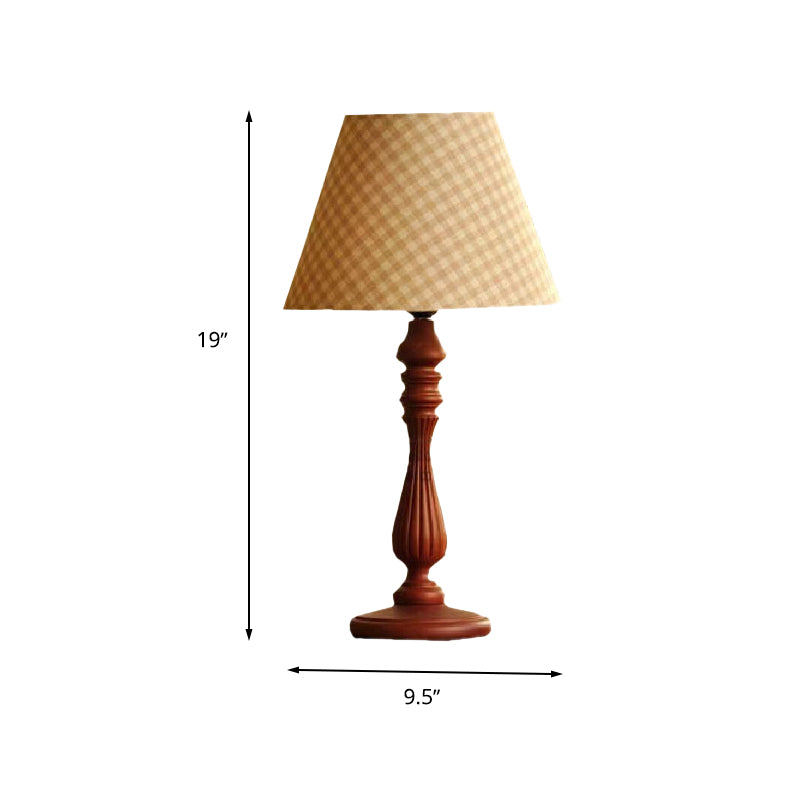 Lampe de bureau en forme de tonneau beige/beige/bleu foncé, tissu traditionnel, lampe de lecture à 1 lumière pour chambre à coucher avec base en bois