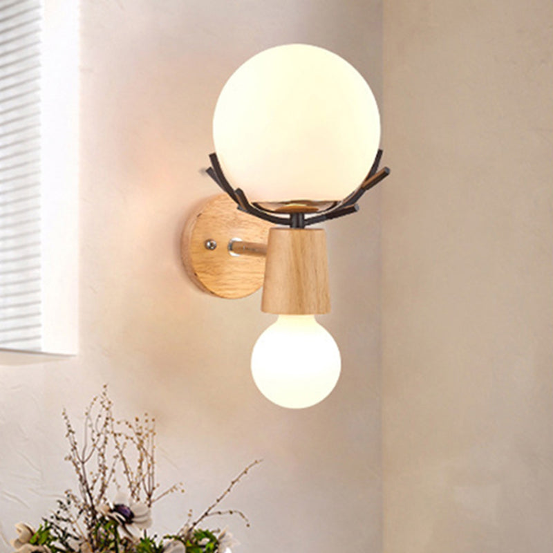 Luce di applique in globo bianco con corna lampada da parete in vetro in legno rustico con base beige per scale