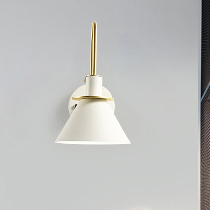 Noordse piramide schaduw wandlicht metaalachtig metaalachtig een lichte sconce licht voor studeerkamer slaapkamer
