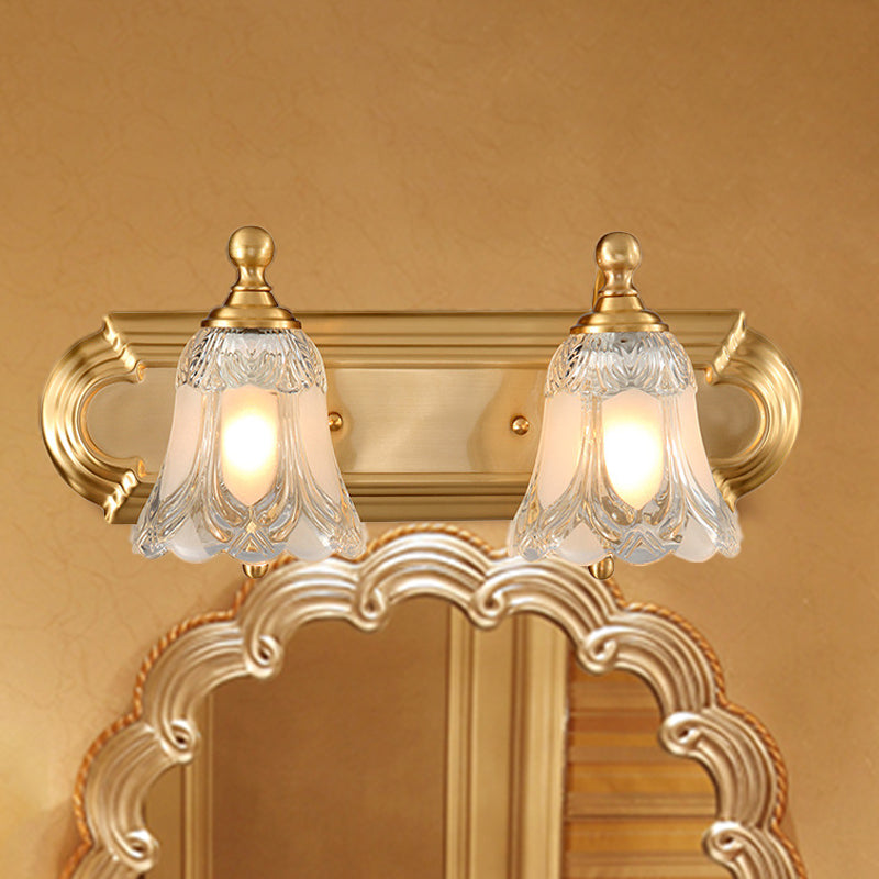 Bella sfumatura Vanity Sconce Light Style Vintage Glass Clear Glass 2/3 Bulbi Accensione a parete Golden per bagno, 18 "/24" W
