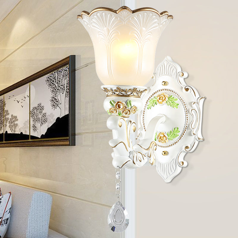 Opal Glass Flower Wall Sconce Light tradizionale 1/2 Luci da soggiorno Lampada da parete in bianco