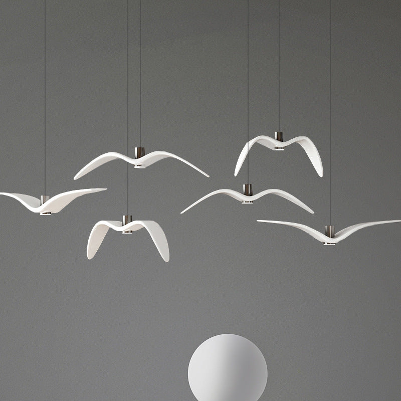 Weiße moderne Art -Deco -Möwen Hängende Lampe 1 Leichtes Harzmaterial Tropfen Anhänger für Esszimmer
