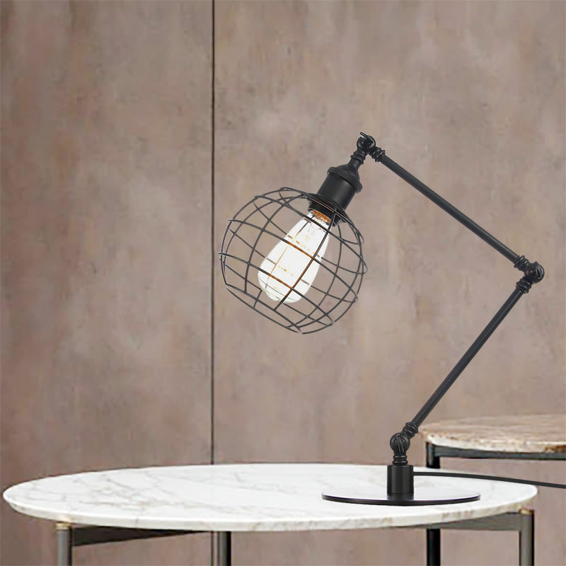 Warehouse Wire Guard Lampe de table en métal à 1 tête pour café avec abat-jour global en finition noir/laiton