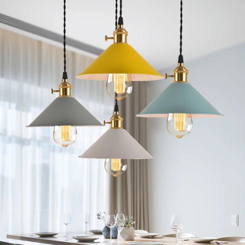 Light ombrello industriale Nordic Light Metal Macarons Colorful Macarons a 1 luci a pendente Accensione
