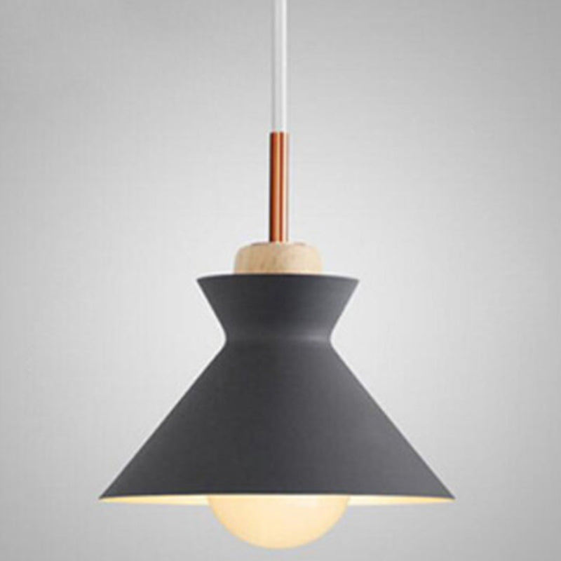 Lampada a ciondolo in legno a 1 luci in legno Nordic Modern Style Metal Restaugh Hanging Lampada