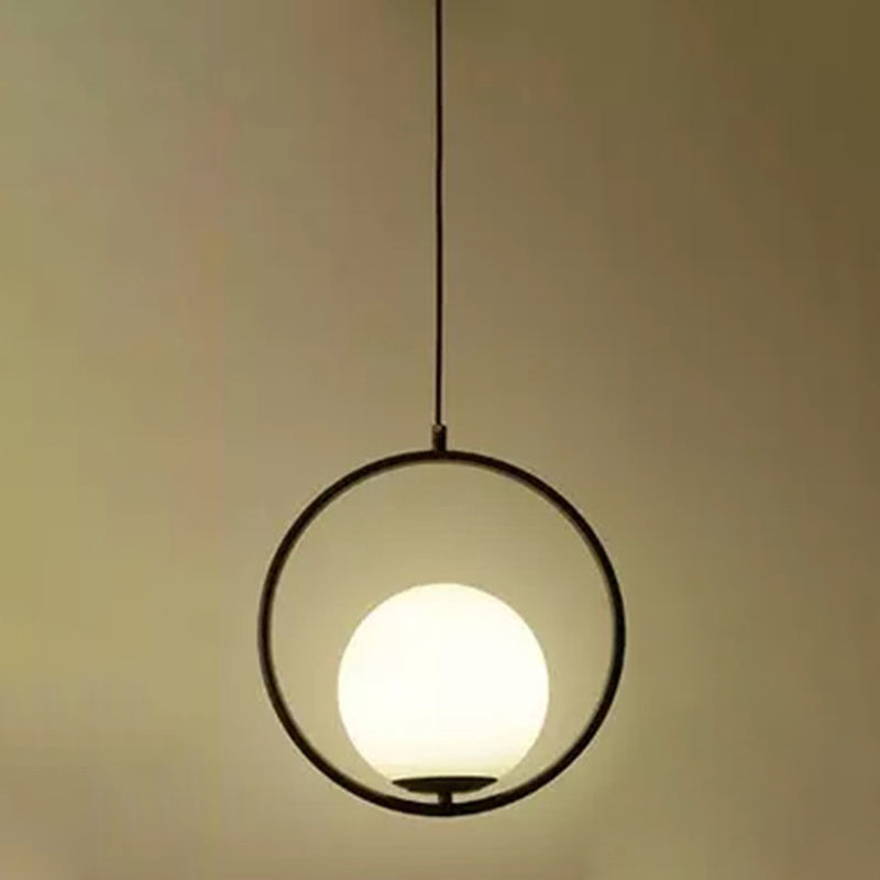 Mitte des Jahrhunderts Design Globe Hanging Lampe Weißglas Schatten Anhänger Licht mit Metallring