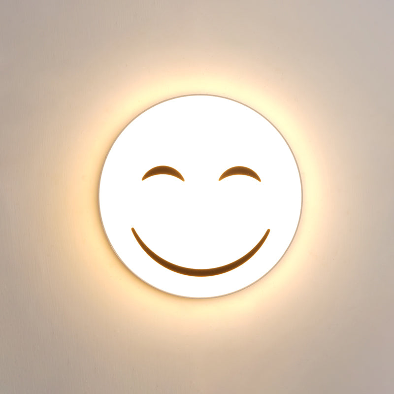 Runde Flush Deckenlicht mit Lächeln Emoji LED Mini Flushmount Lampe mit Acrylschatten