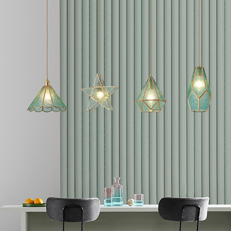 Hängende Beleuchtungsbehandlung Tiffany -Stil schattierter Glashängung Anhänger mit Messing -Baldachin