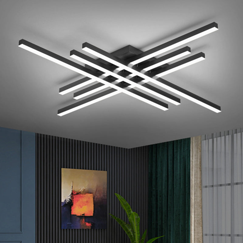 Luz empotrable de techo LED para sala de estar de metal Simplicity con iluminación semi-cruzada en color negro