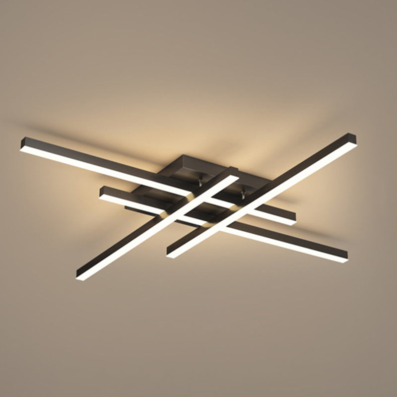 Luz empotrable de techo LED para sala de estar de metal Simplicity con iluminación semi-cruzada en color negro