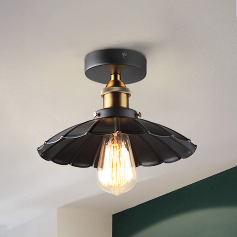 Lampada da soffitto industriale in metallo leggero con bordi smerigliati 1