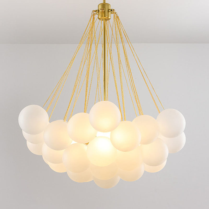 Lampada lampadina in stile moderno a 3 luci con 37 sfere di deco di vetro bianchi lampada in metallo Apparecchio di illuminazione per il soggiorno per soggiorno