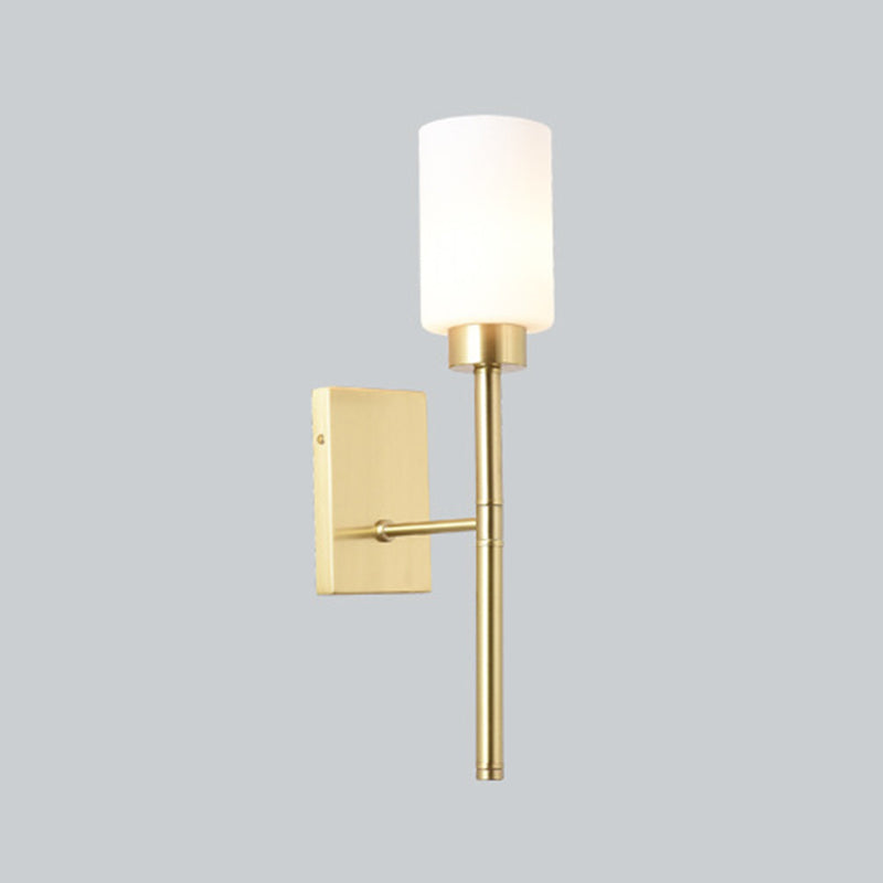 Hedendaagse SCONCE -lichten Brassarm Wandlicht voor hotelslaapkamer in witte glazen schaduw