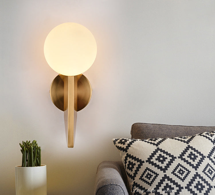 Nordic Postmodern Metal Wall Sconce Light 1 Head Glass Ball Sconce Light for Bedroom