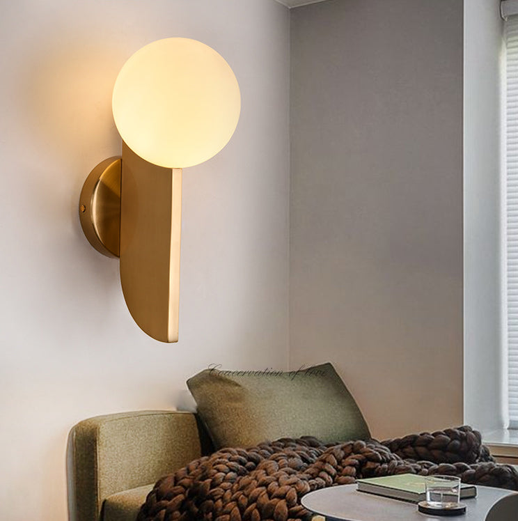 Nordic Postmodern Metal Wall Sconce Light 1 Head Glass Ball Sconce Light for Bedroom