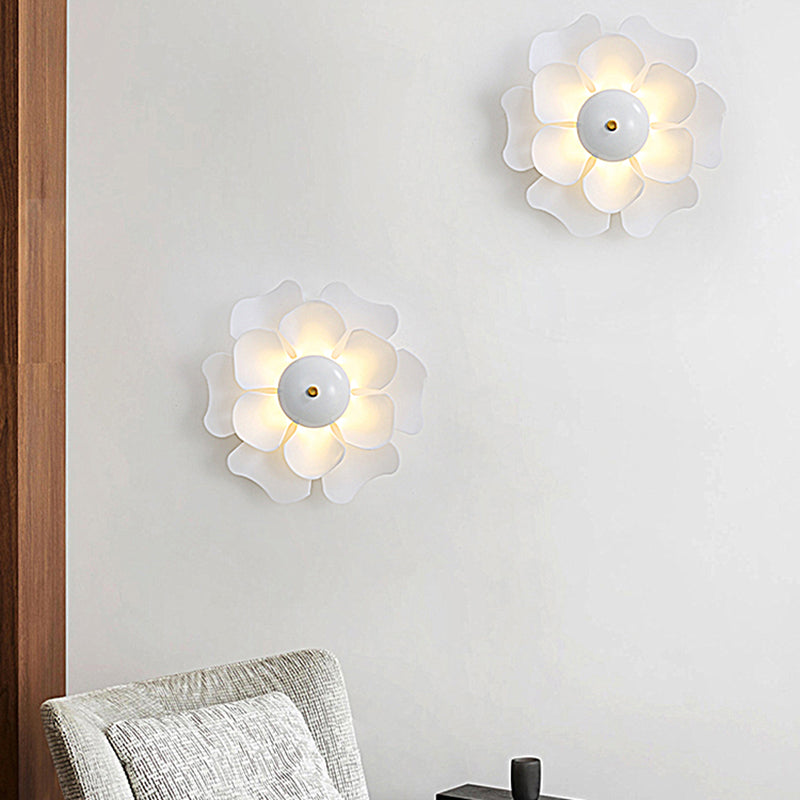 Nordic Style Flower Shape Wall Lamp Indoor Fashion Decoration Wall Sconce with Acrylic Shade