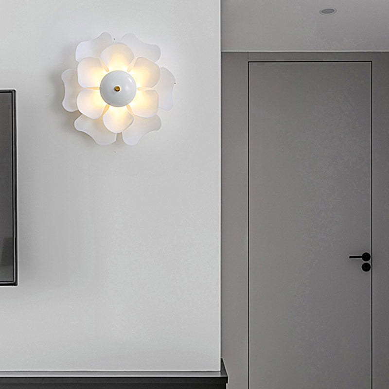 Nordic Style Flower Shape Wall Lamp Indoor Fashion Decoration Wall Sconce with Acrylic Shade